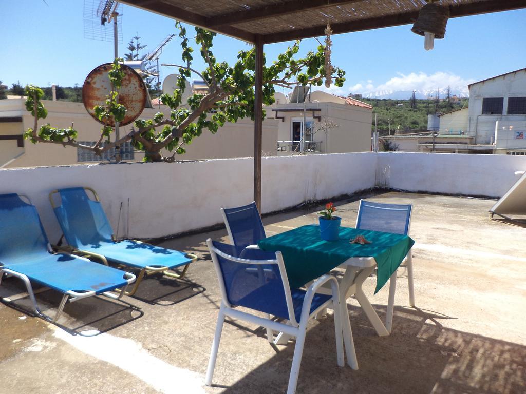 Maria'S Apartments Каливес Екстериор снимка